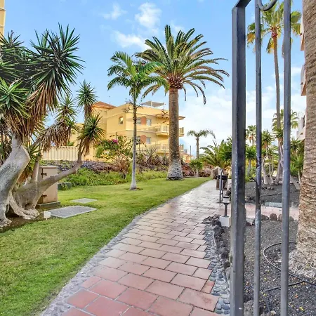Zen Holidays, Heated Pool, Air Con, Terrace *
