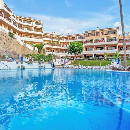 Zen Holidays, Heated Pool, Air Con, Terrace Apartman