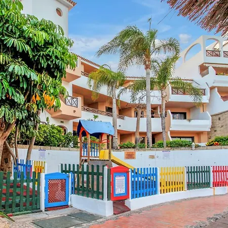 Zen Holidays, Heated Pool, Air Con, Terrace Apartman *