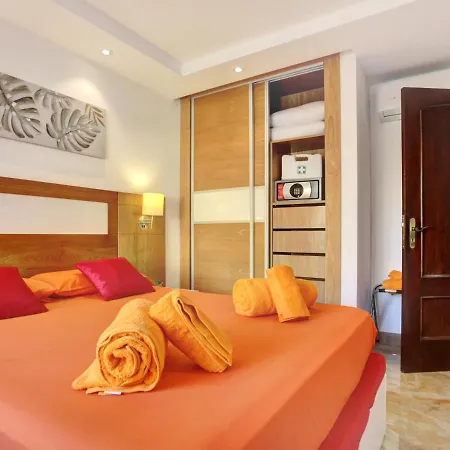 Zen Holidays, Heated Pool, Air Con, Terrace Апартаменты