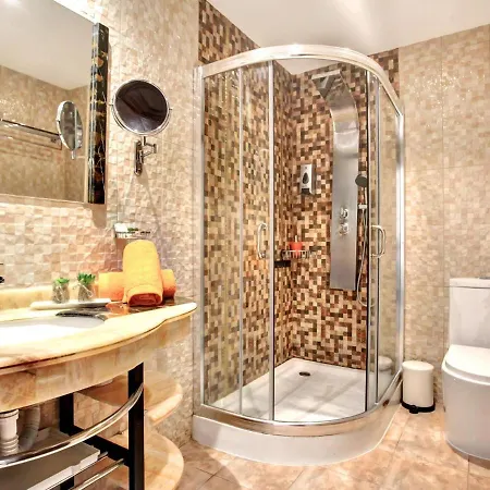 Апартаменты Zen Holidays, Heated Pool, Air Con, Terrace