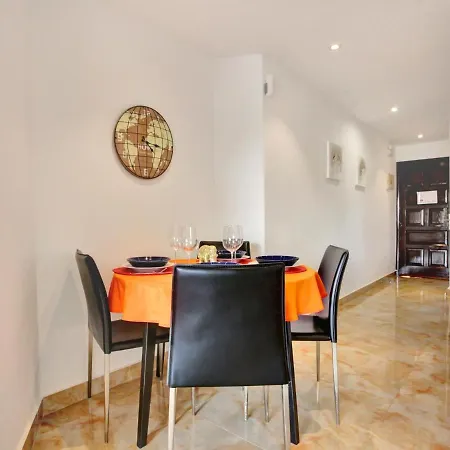 Zen Holidays, Heated Pool, Air Con, Terrace דירה *