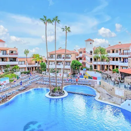Zen Holidays, Heated Pool, Air Con, Terrace